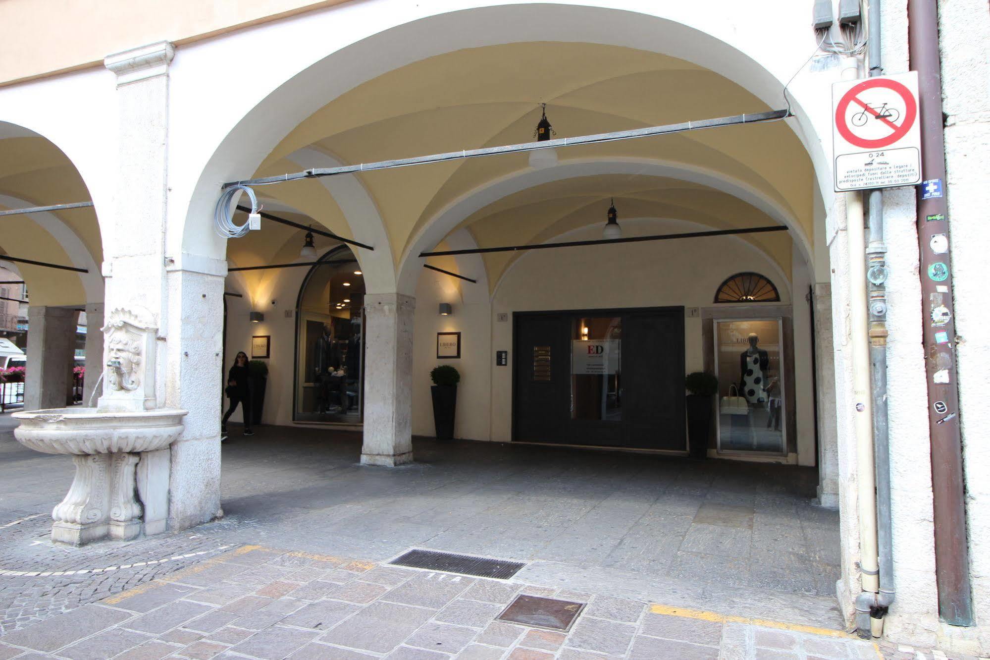 Eleganti Dimore Brescia Exterior foto